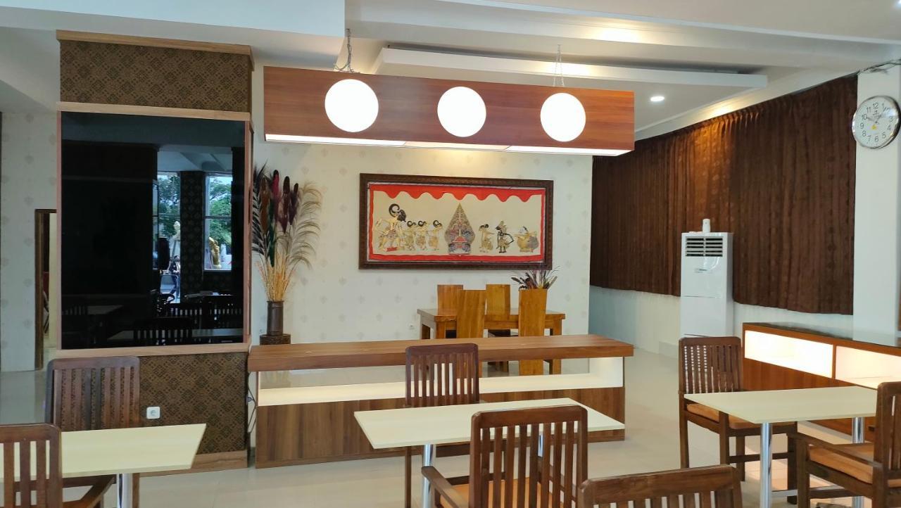 Golden Ganesha Hotel Yogyakarta Gondowulung Bagian luar foto