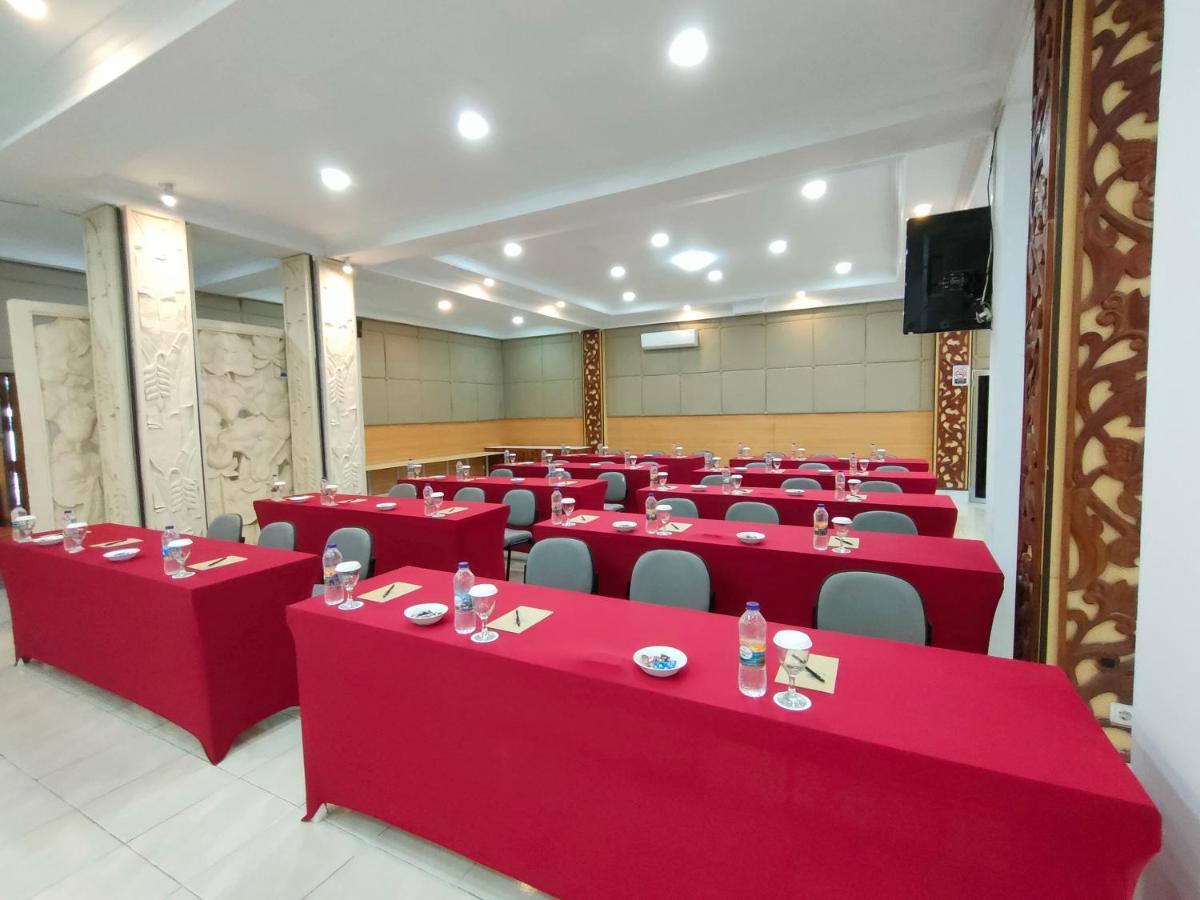 Golden Ganesha Hotel Yogyakarta Gondowulung Bagian luar foto